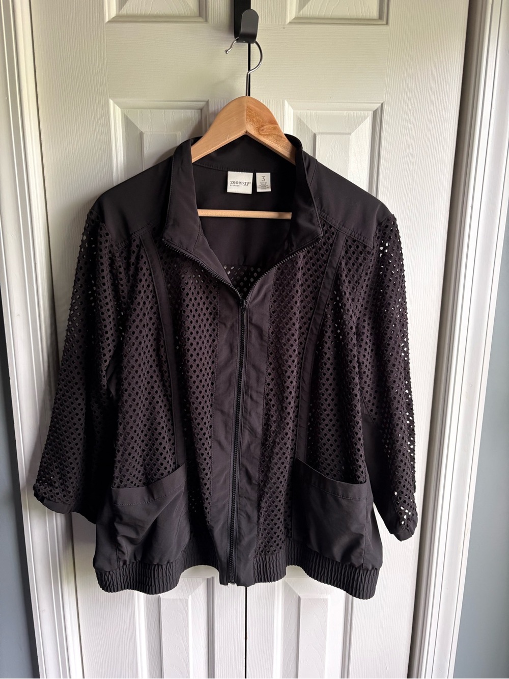 Chico's Zenergy Womens Black Mesh Front Zip Jacket Size 3 (XL/16)